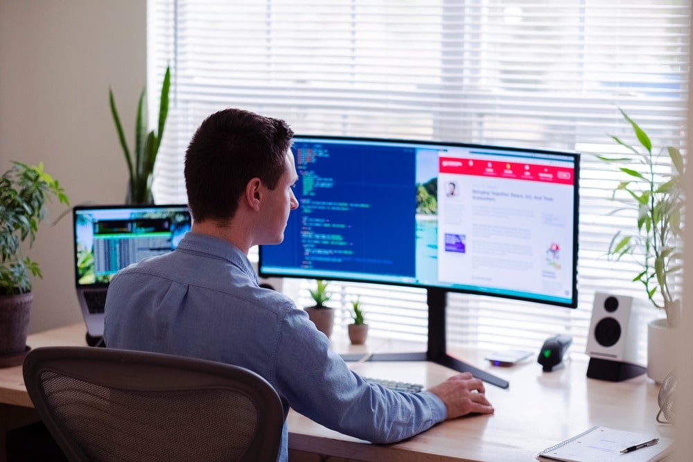 Choosing Between Webflow vs Custom AI Website with Insights from ShapeShifters
