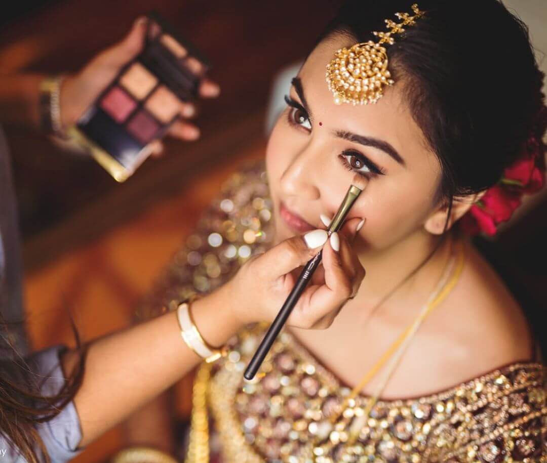 Choosing the Best On-location bridal beauty Dallas Professionals